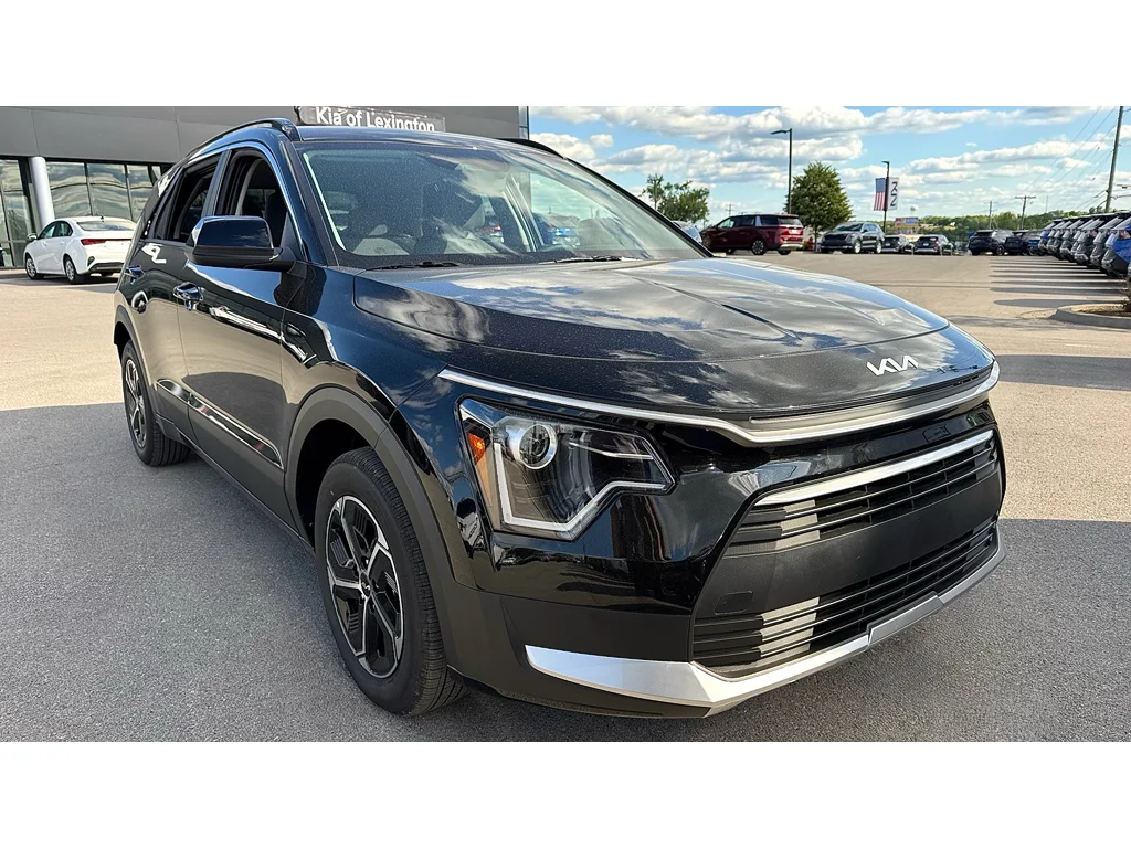 New 2026 Blk Kia LX image 2