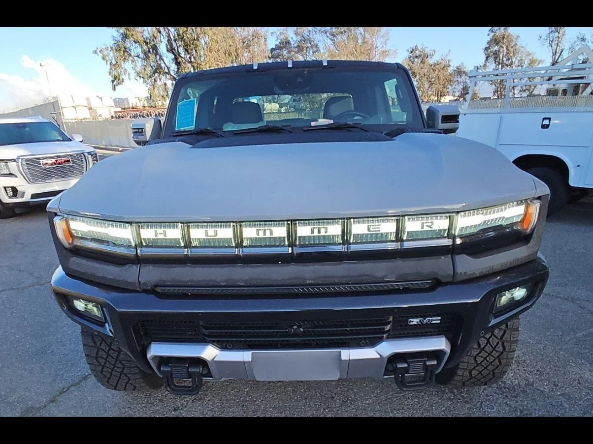 Used 2024 Meteorite Metallic (Grey) GMC 2X image 15