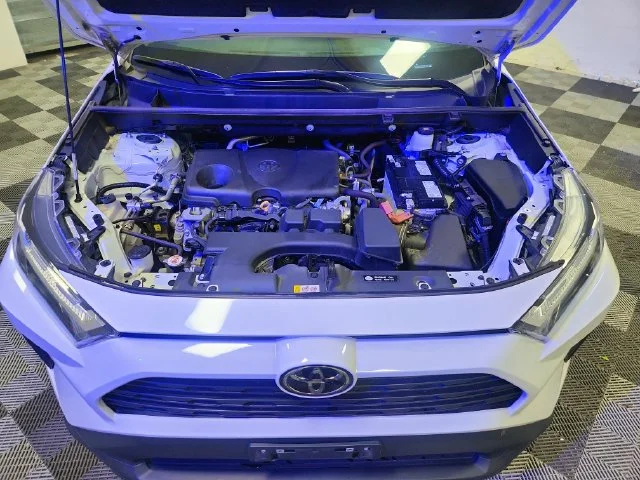 Used 2025 White Toyota LE image 23