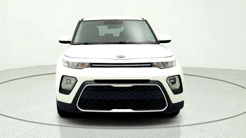 Used 2020 Snow White Pearl Kia LX IVT image 2
