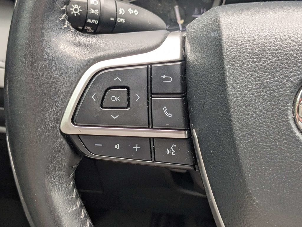 Used 2022 Gray Toyota XLE image 29