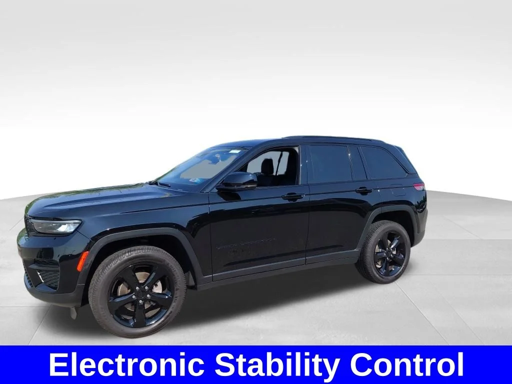 Used 2024 Black Jeep Altitude X image 23