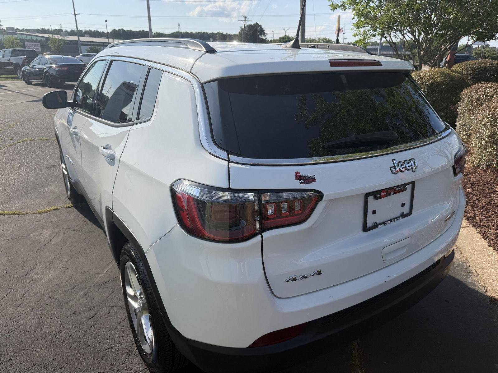 Used 2023 Bright White Clearcoat Jeep Latitude image 5