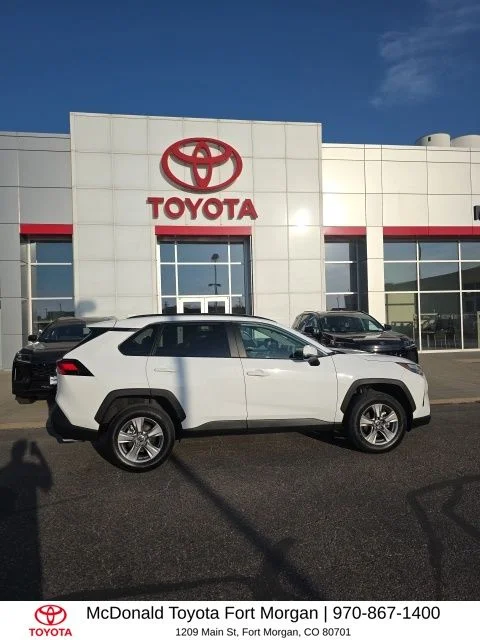 Used 2025 White Toyota XLE image 6
