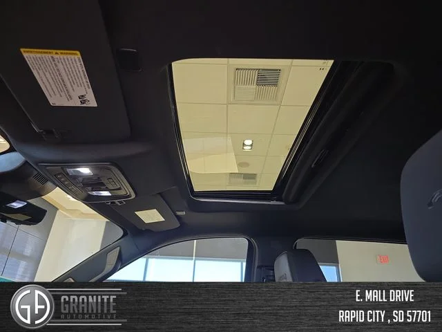 Used 2024 White GMC AT4 image 22