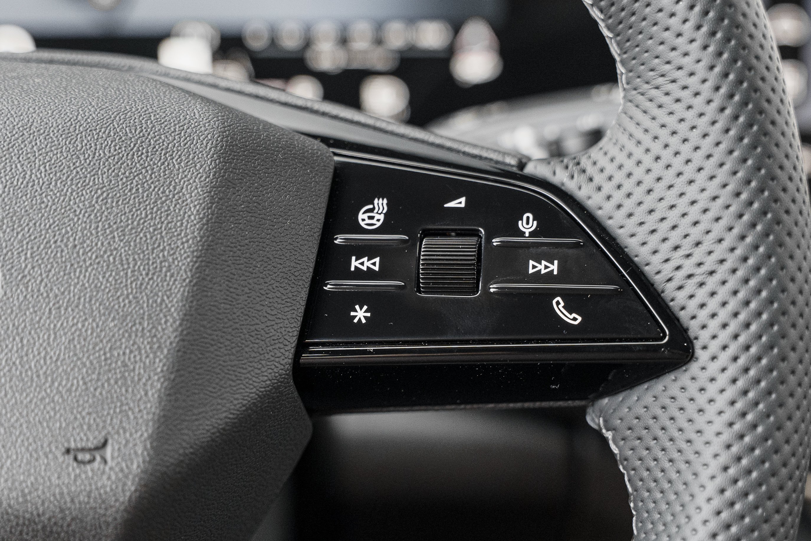 New 2026 MYTHOS BLACK Audi Premium Plus image 19