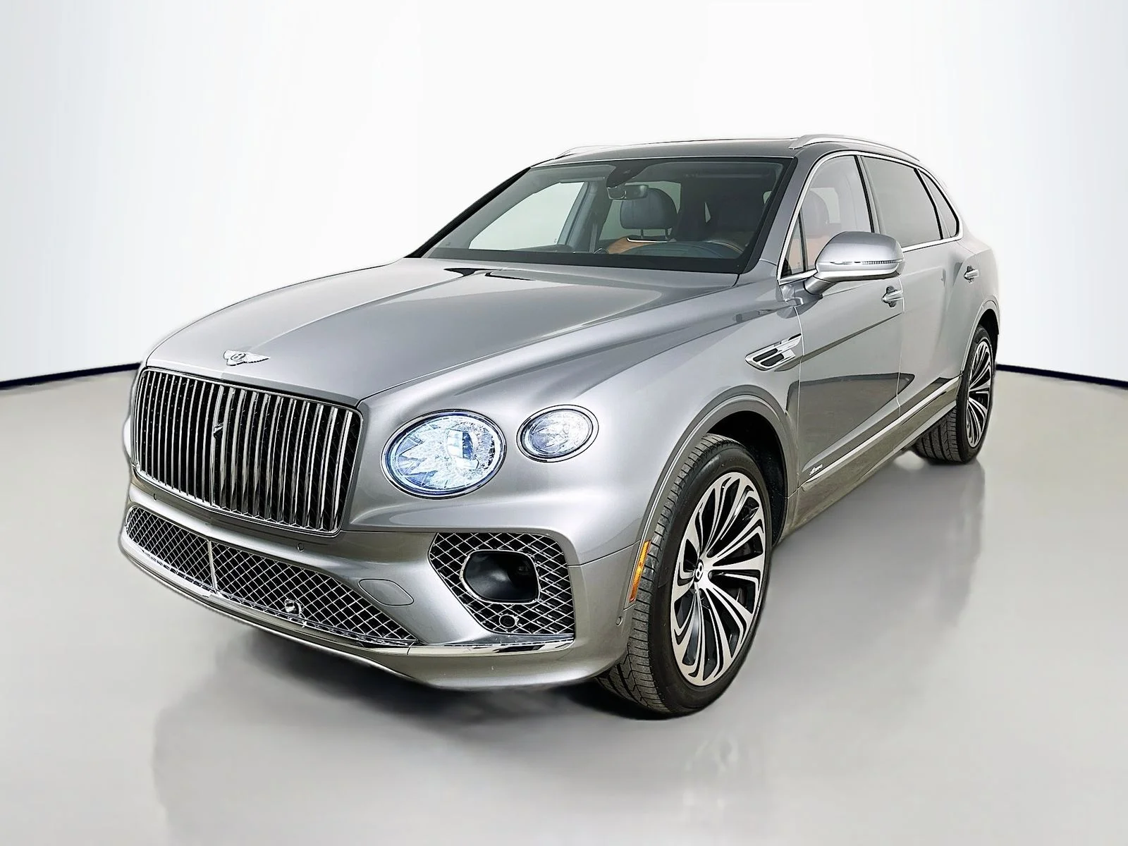 Used 2023 Silver Bentley  image 7
