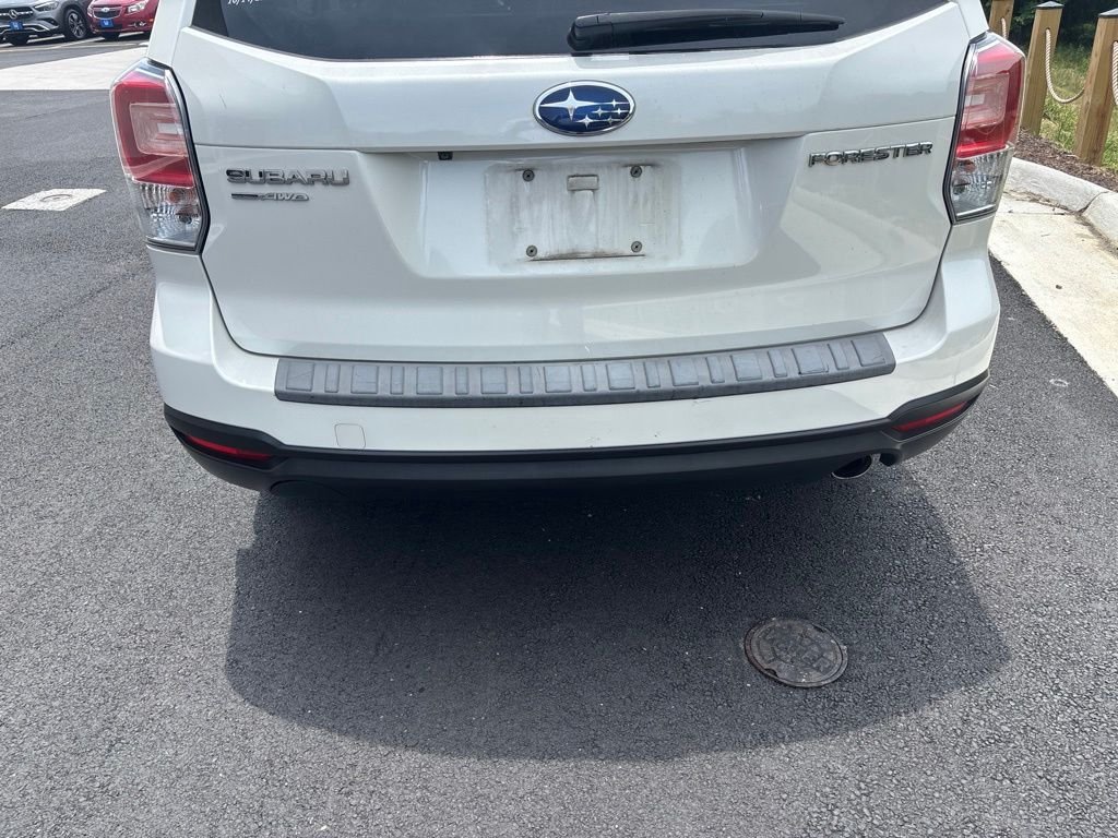 Used 2018 Crystal White Pearl Subaru 2.5i Limited image 5