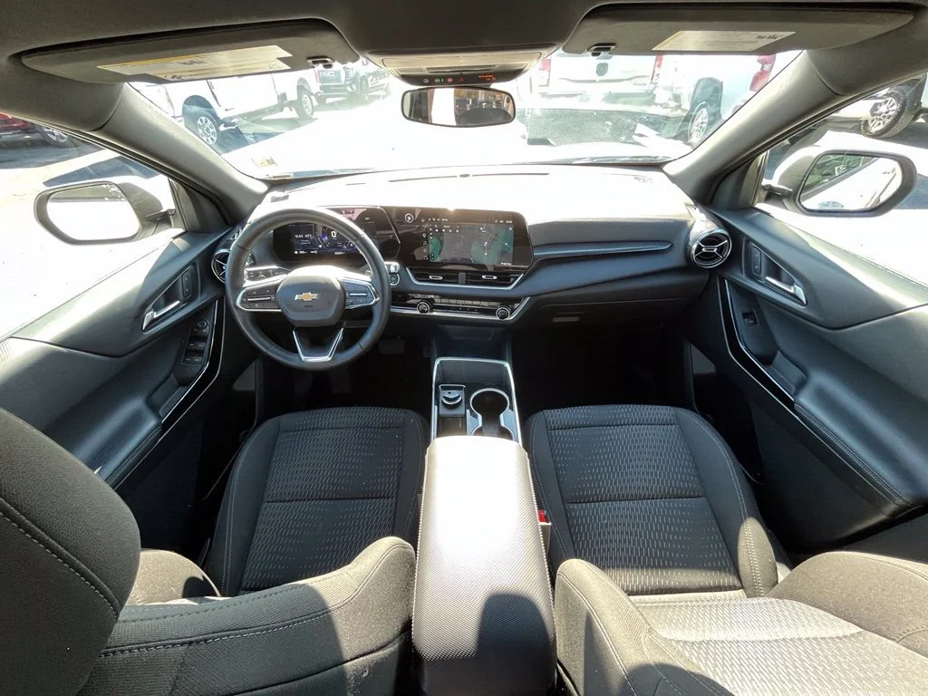 Used 2026 Summit White Chevrolet LT image 13