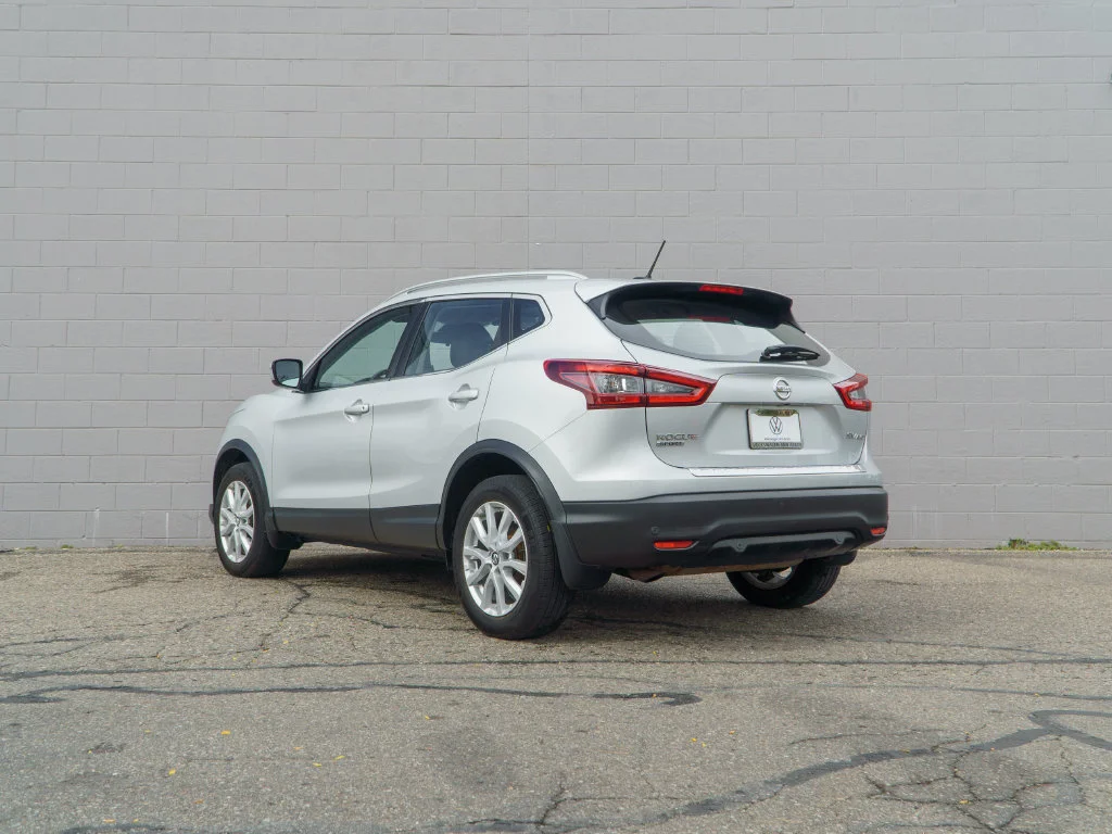 Used 2020 Brilliant Silver Metallic Nissan SV image 3