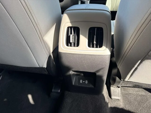 Used 2025 Red Hyundai SEL image 19