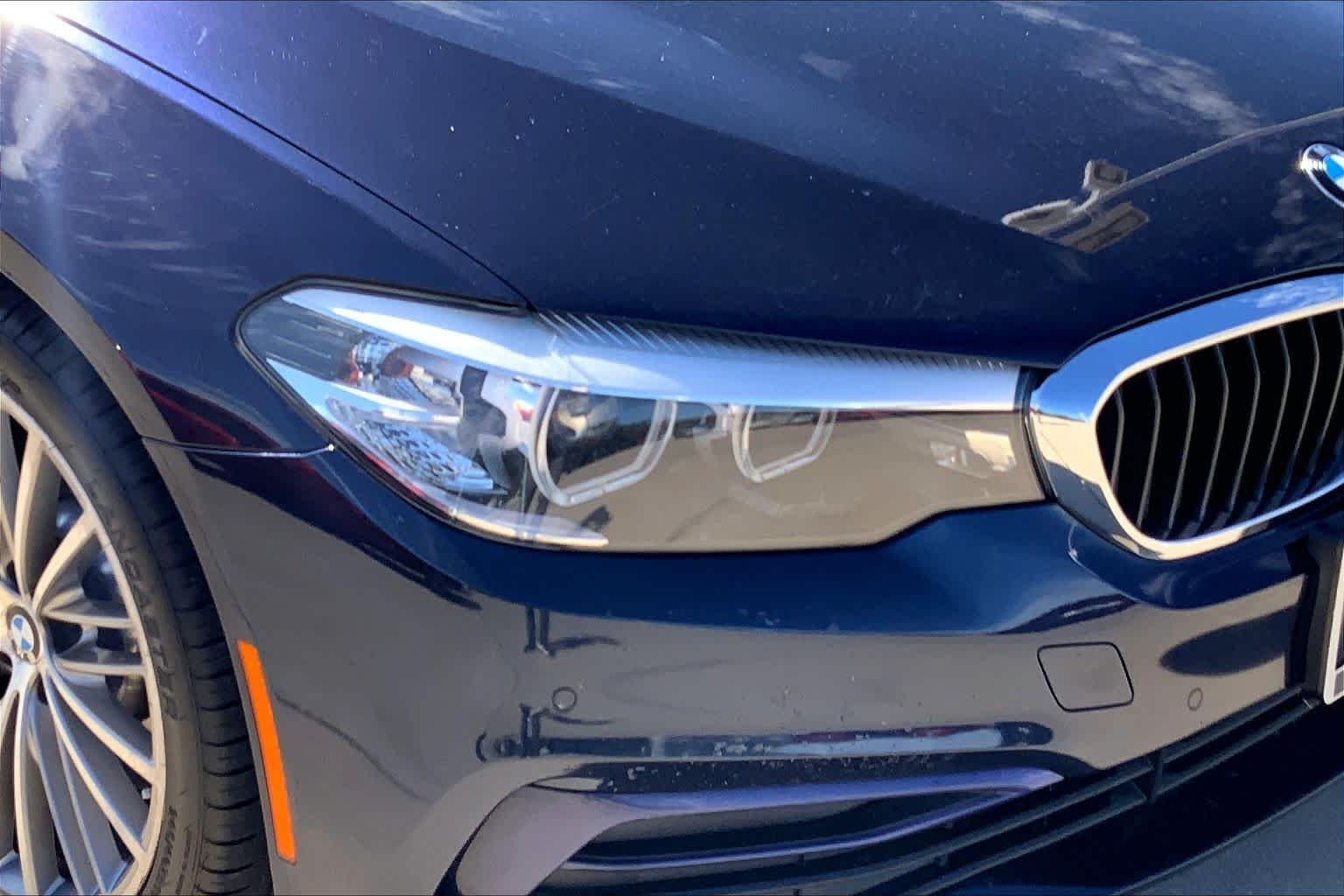 Used 2019 Imperial Blue Metallic BMW 530i xDrive image 27
