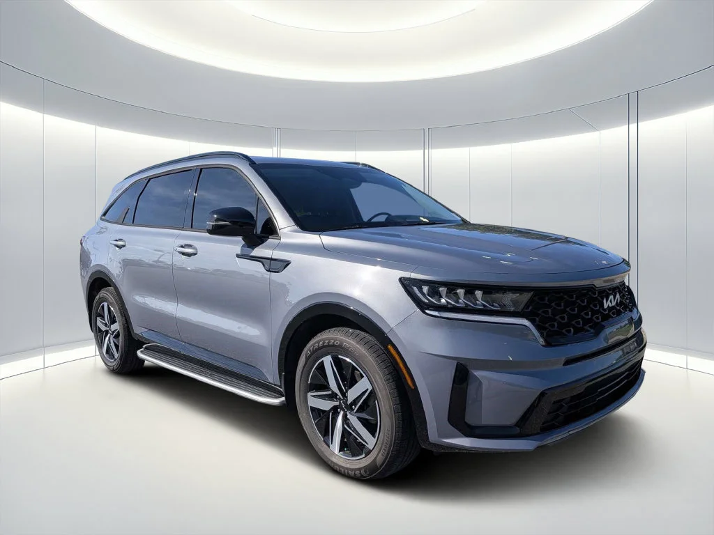 Used 2023 Silver Kia SX image 1