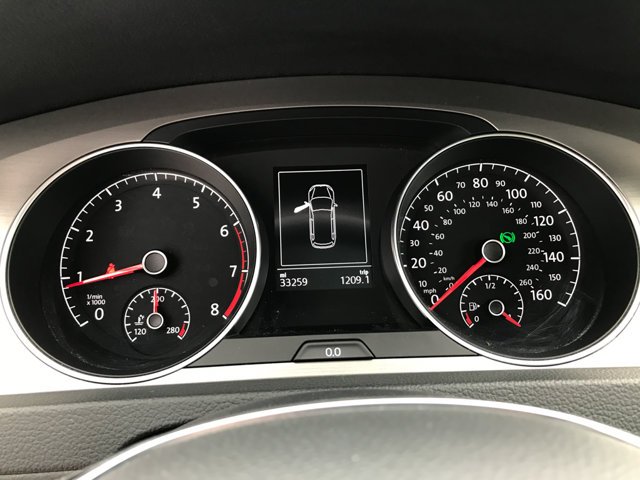 Used 2016 Night Blue Metallic Volkswagen TSI Limited Edition image 18