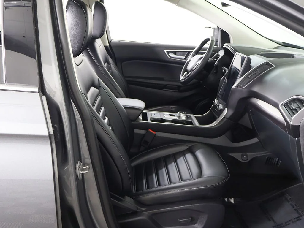 Used 2024 Gray Ford SEL image 29