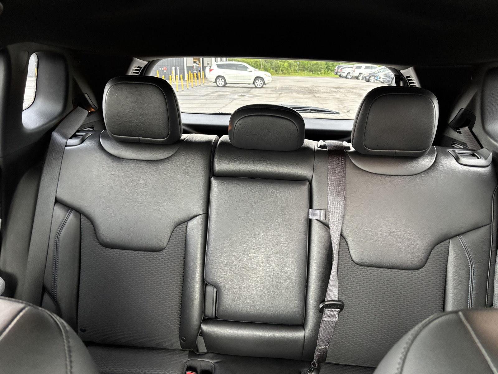 Used 2023 Bright White Clearcoat Jeep Latitude image 19