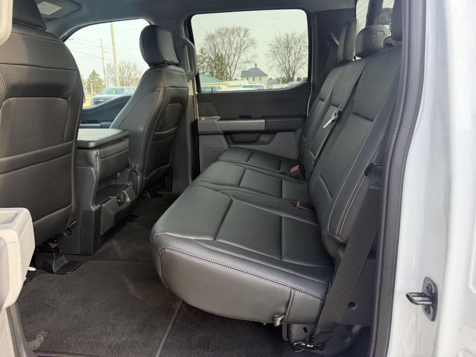 2025 Ford F-150 XLT - Photo 10