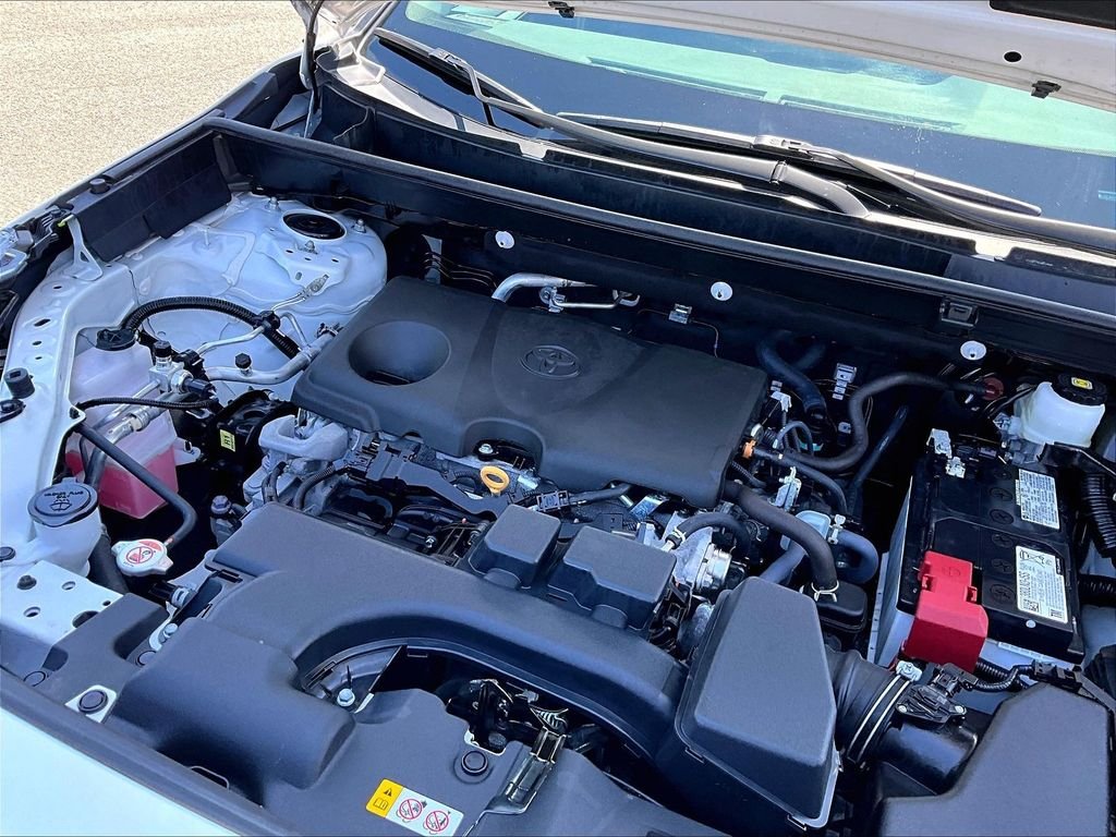 Used 2025 Ice Toyota LE image 35