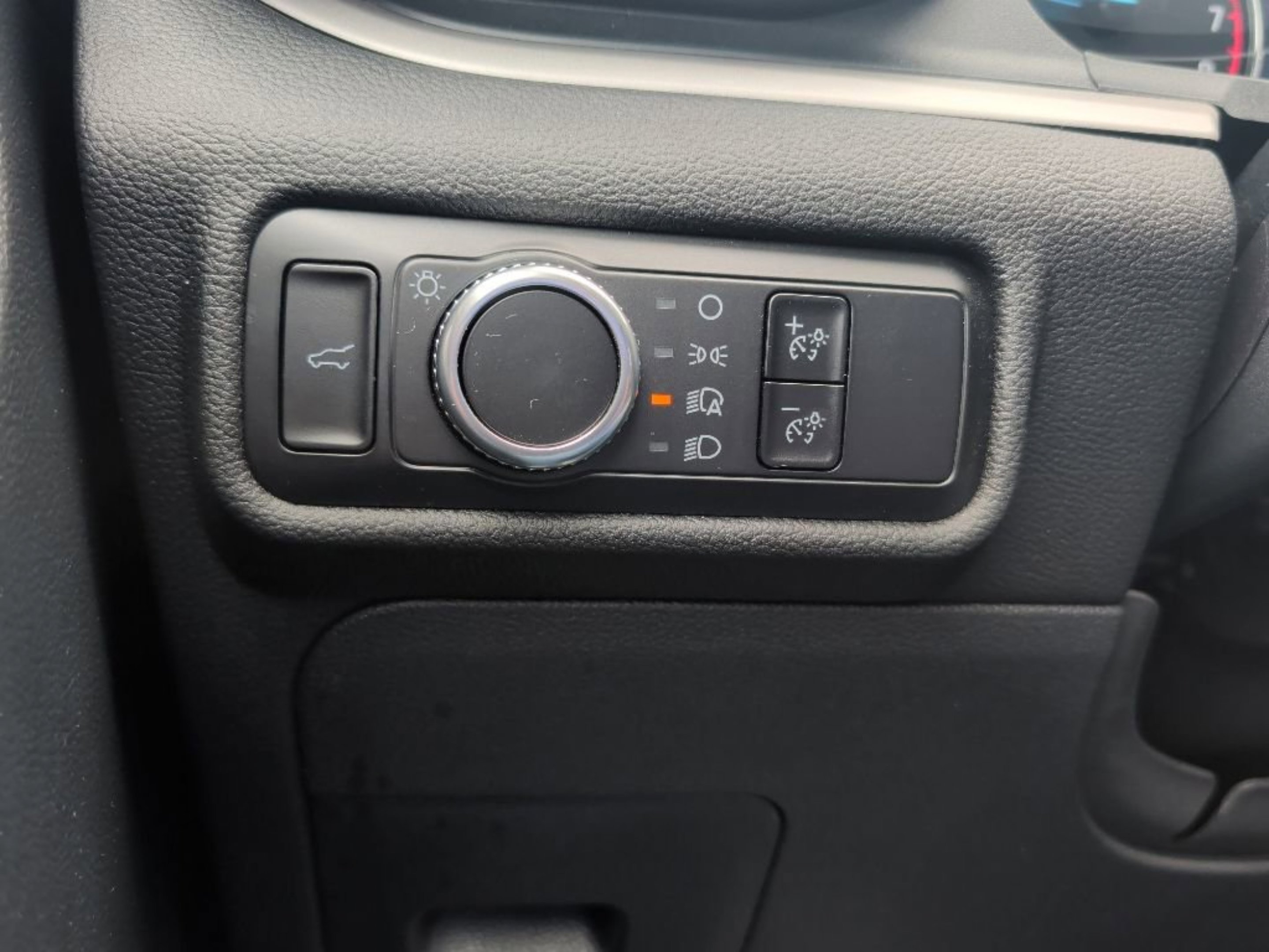Used 2023 Gray Metallic Ford XLT image 13