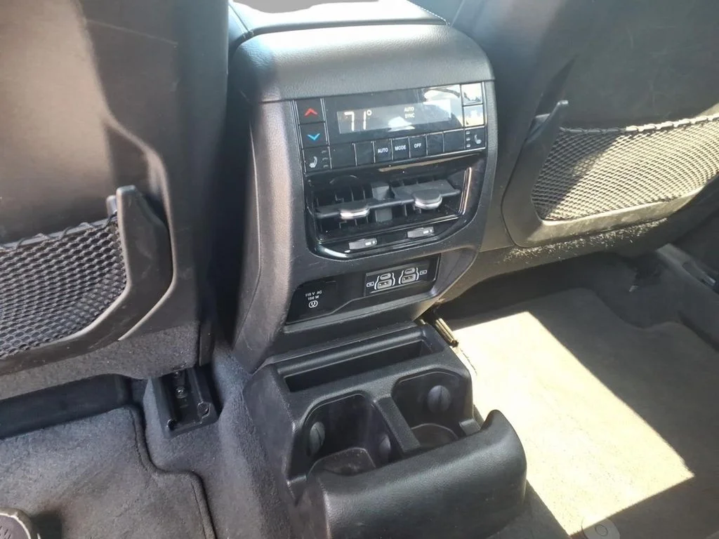 Used 2022 White Jeep Limited image 11