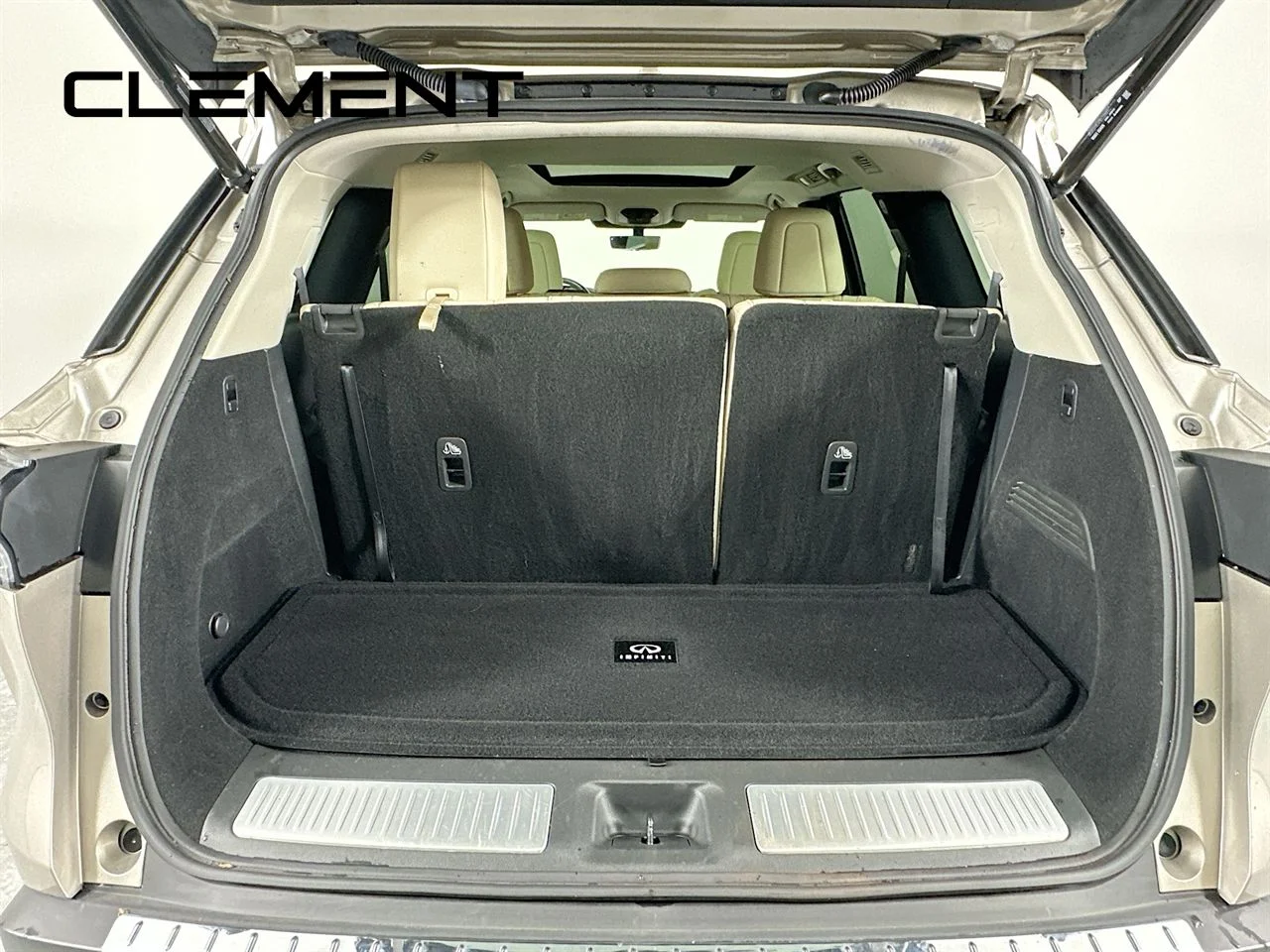 Used 2023 Warm Titanium INFINITI LUXE image 11