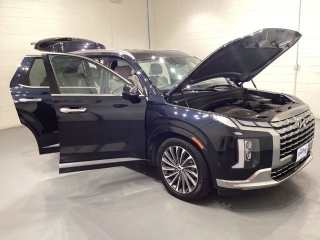 Used 2024 White Hyundai Calligraphy image 12