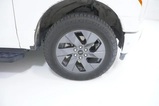 Used 2023  Ford Pro image 5