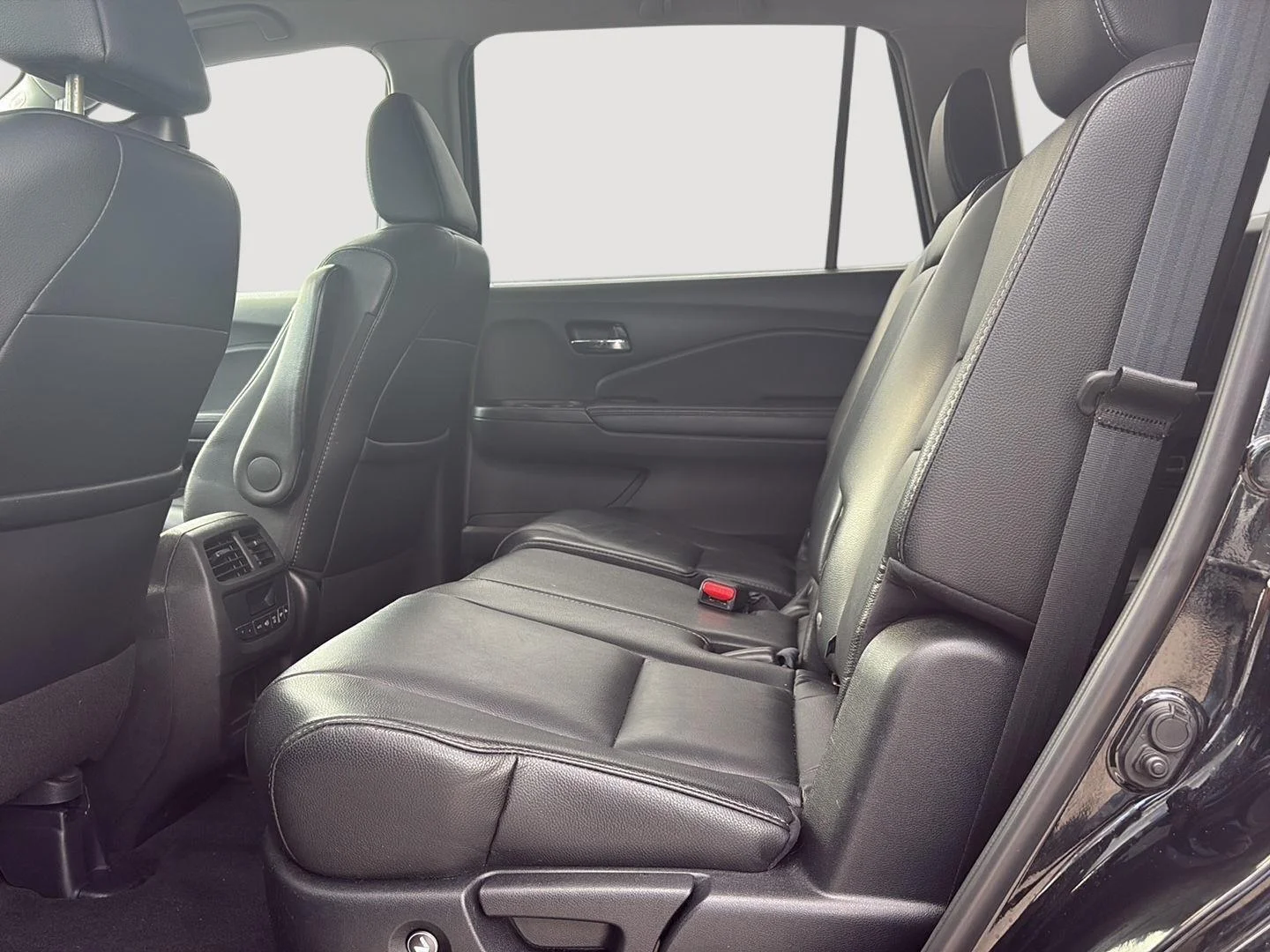 Used 2018 BLACK Honda EX-L AWD image 7