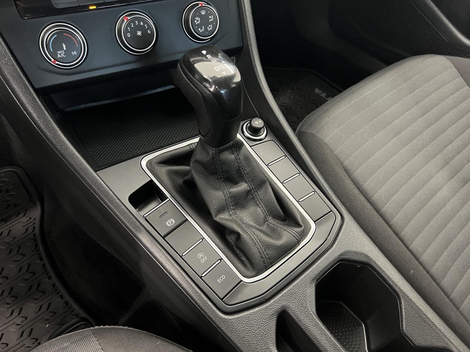 2022 Volkswagen Jetta S - Photo 19