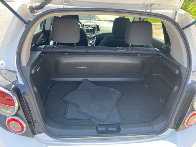 Used 2014 SUMMIT WHITE Chevrolet LT image 13
