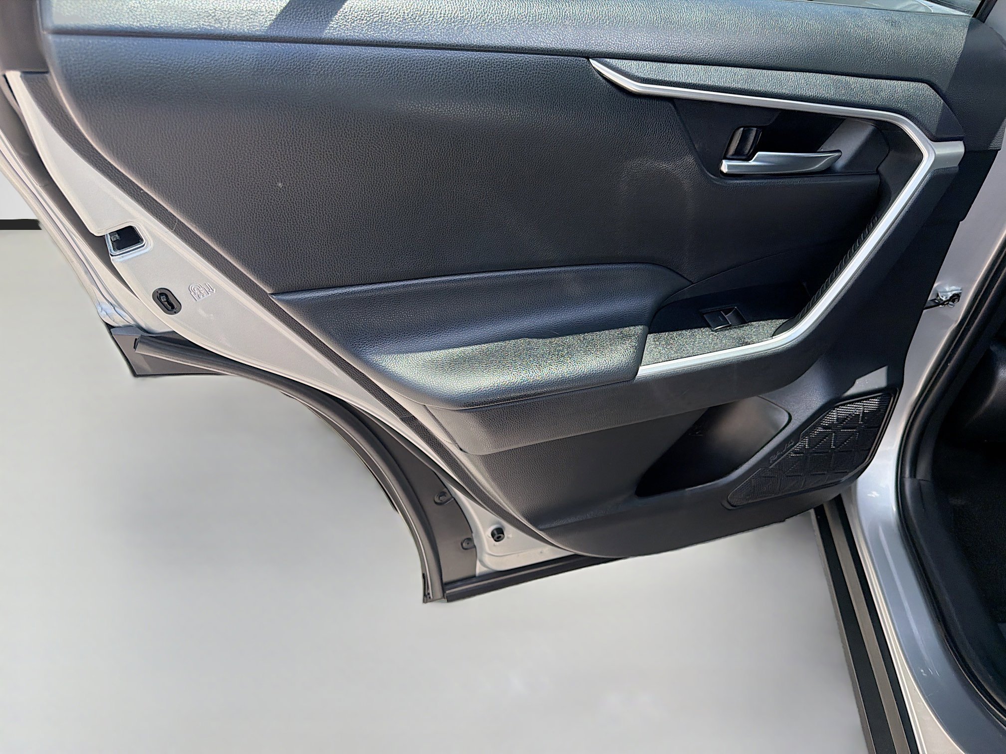 Used 2024 Silver Sky Metallic Toyota XLE image 22