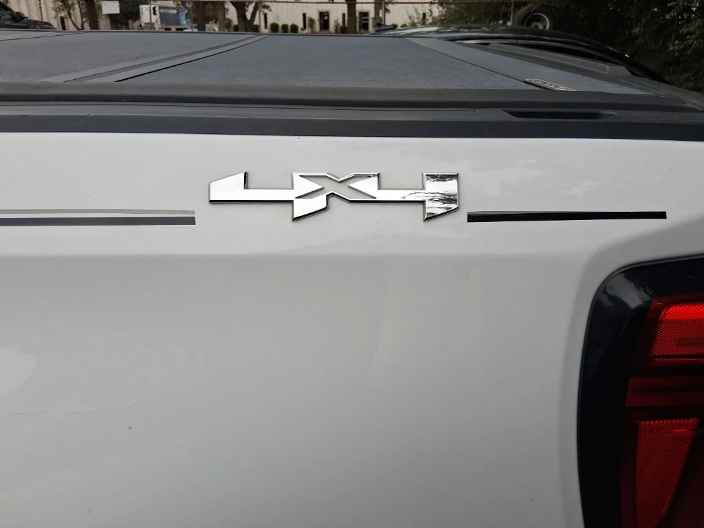 Used 2019 White GMC SLE image 6