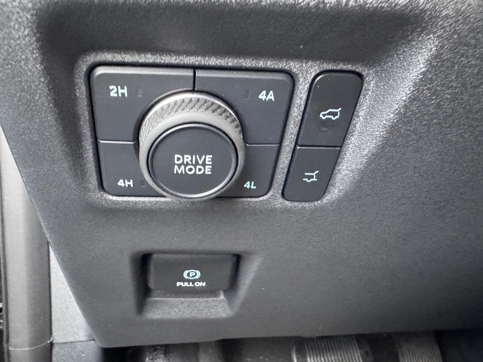 Used 2025 Dark Matter Gray Metallic Ford Active image 15