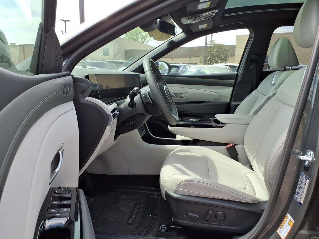 2025 Hyundai Tucson Limited - Photo 15