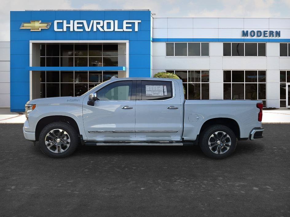 New 2026 Polar White Tricoat Chevrolet High Country image 2