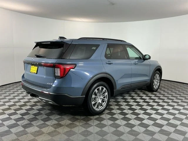Used 2026 Vapor Blue Ford Active image 5