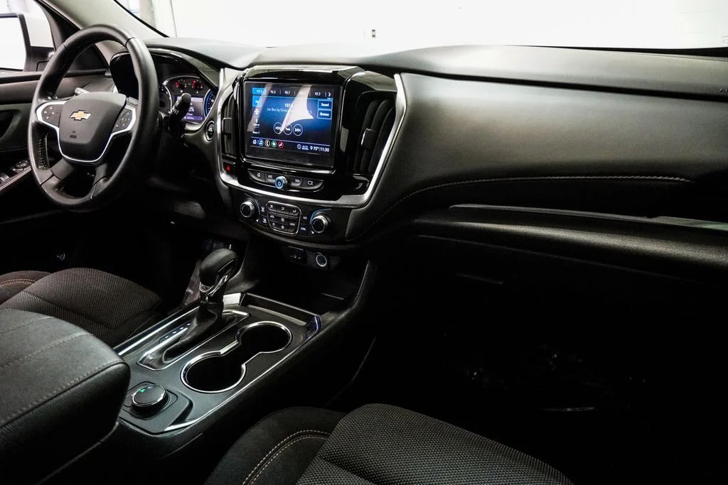 Used 2021 White Chevrolet LT image 12