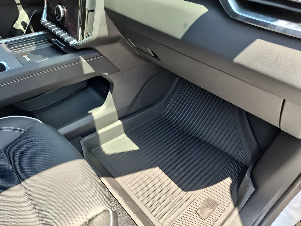New 2027 Glacier White Tricoat GMC Denali image 40