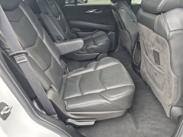 Used 2018 CRYSTAL WHITE TRICOAT Cadillac Platinum image 37