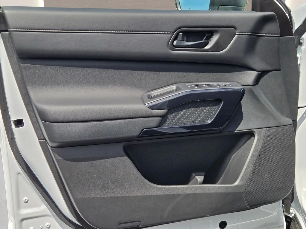 2026 Nissan Pathfinder SV - Photo 20
