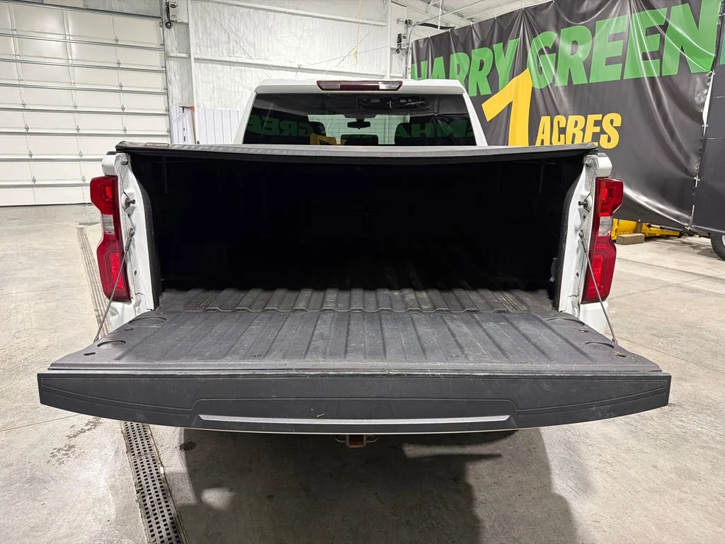 Used 2021 Summit White Chevrolet Custom image 38