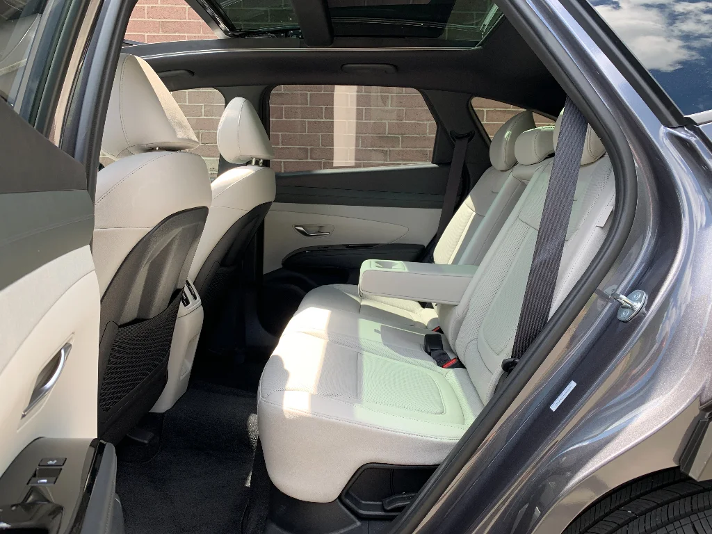 Used 2025 Titan Gray Hyundai Limited image 17