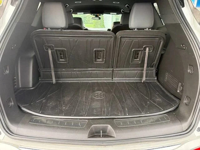 Used 2023 (Includes Satin Nickel lower exterior accent color.) Buick Essence image 5