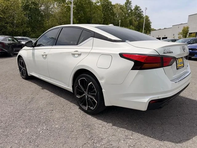 Used 2023 White Nissan 2.5 SR image 5