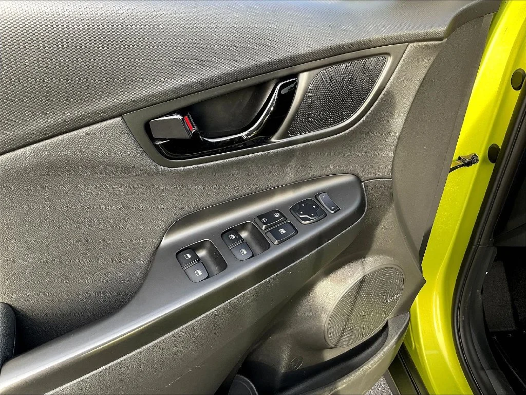 Used 2020 Green Hyundai Ultimate image 17