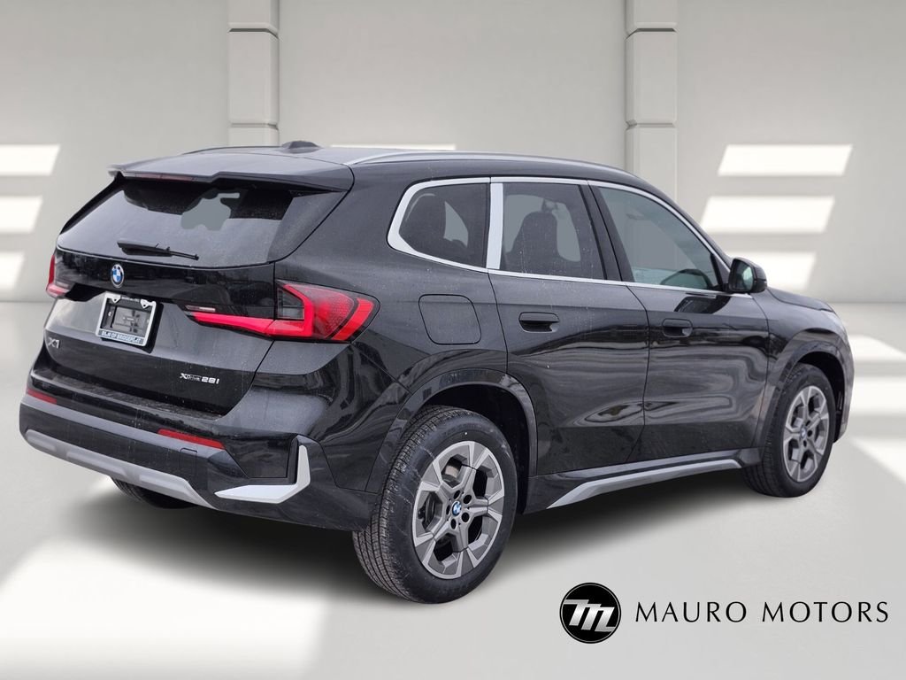 Used 2026 Black BMW xDrive28i image 3