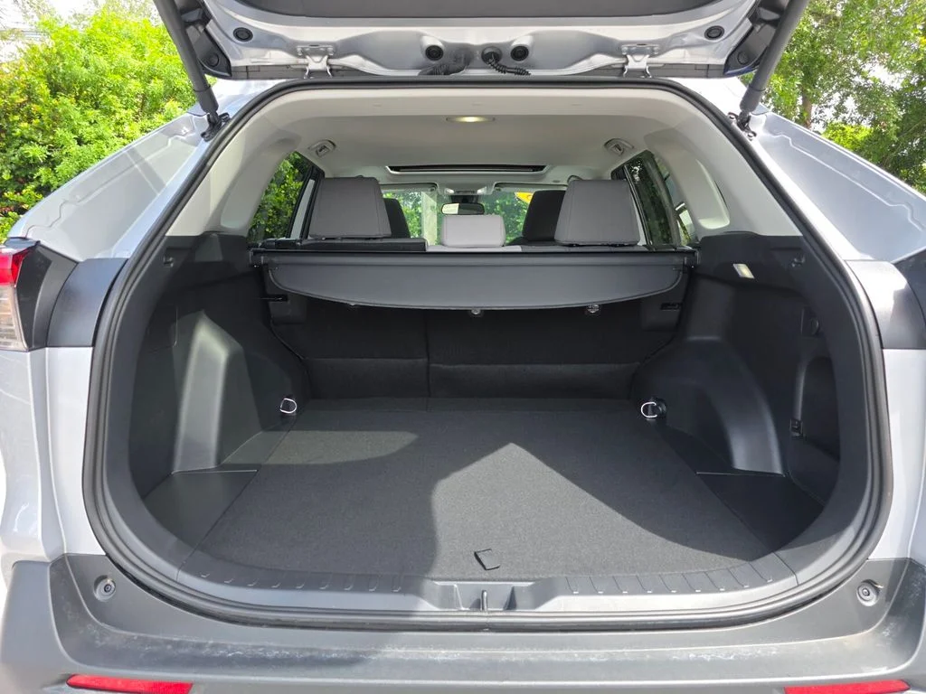 Used 2025 Silver Toyota XLE image 19