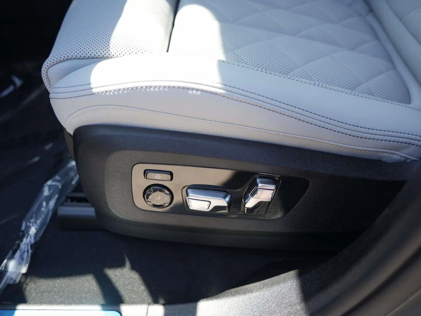New 2027 Skyscraper Grey Metallic BMW xDrive40i image 16