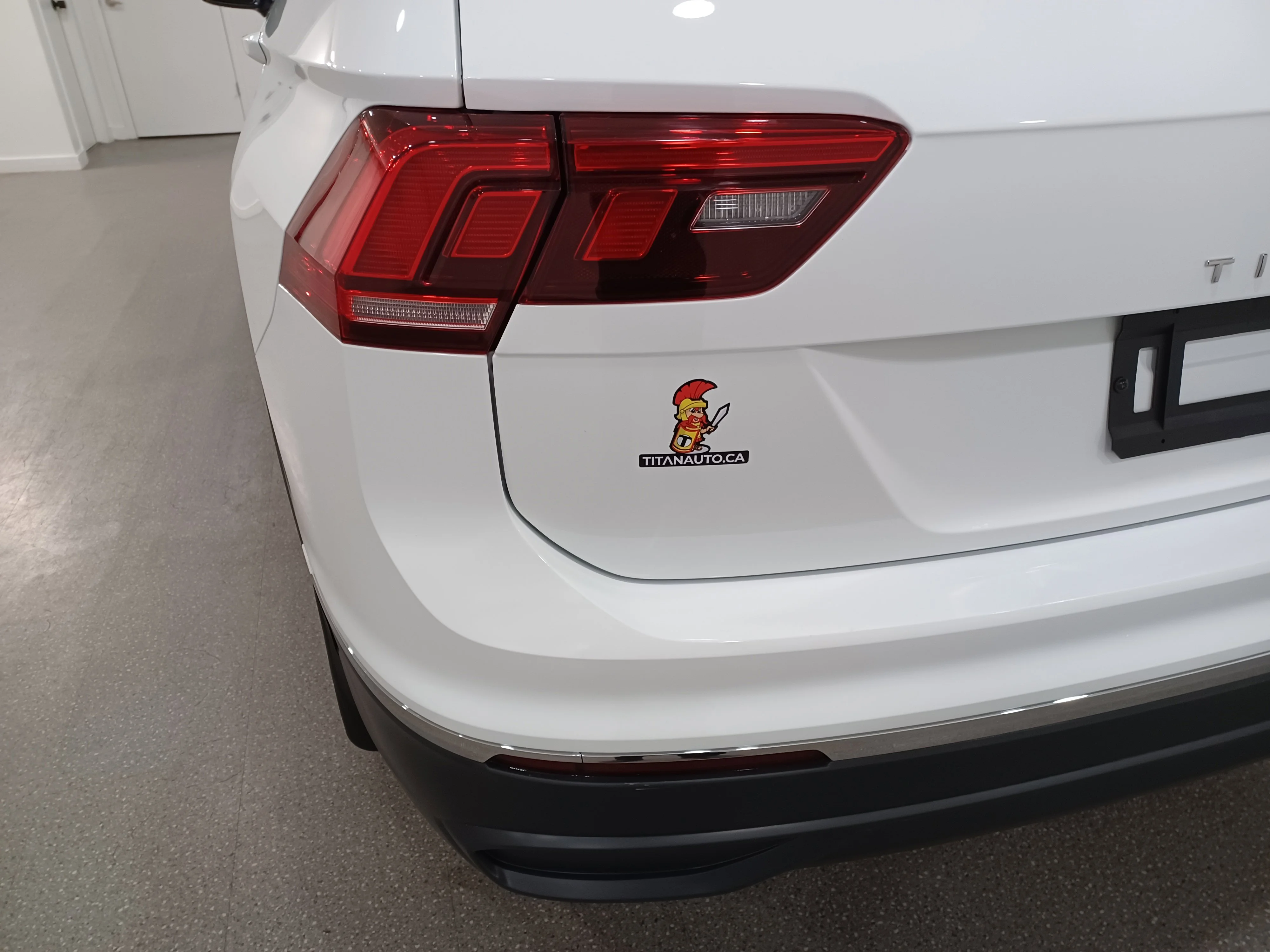 Certified Used 2024 Pure White Volkswagen Comfortline 4Motion*Adapt Cruise | Remote Start | Htd Lthr & Wheel | Pano Roof | Blind Spot Detect image 22