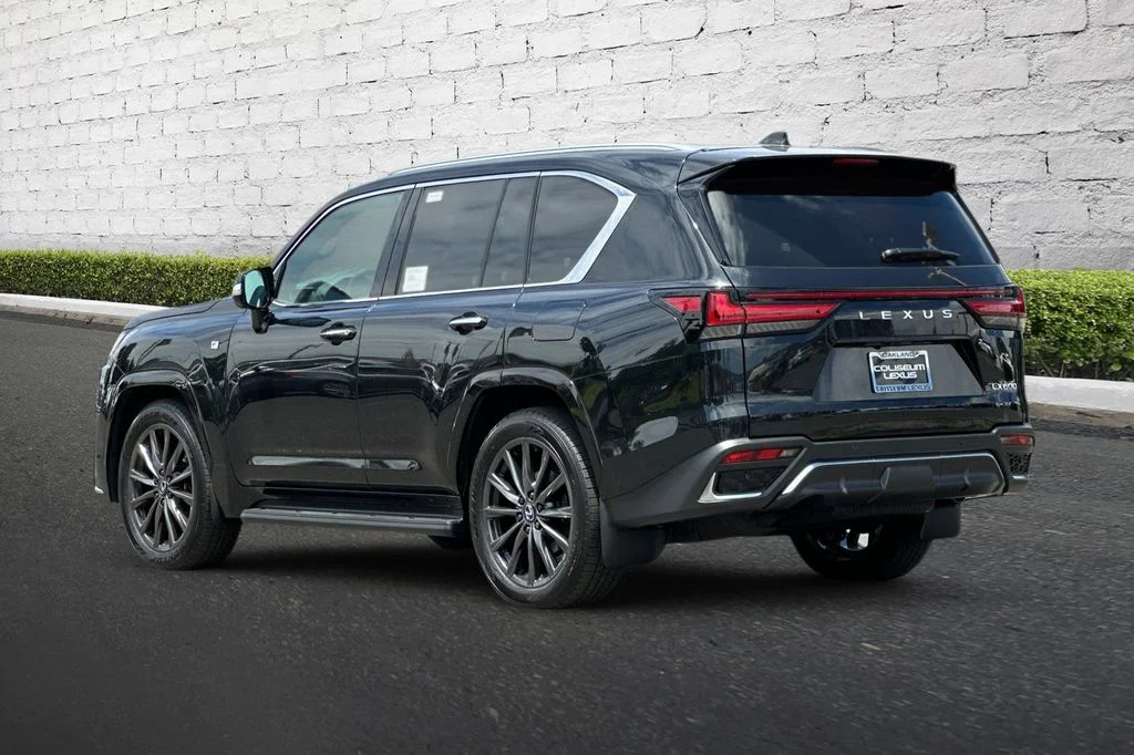 2026 Lexus LX 600 F-Sport - Photo 6